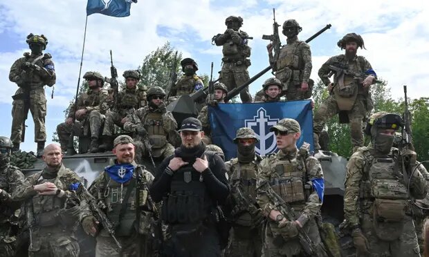 Так называемый «Российский добровольческий корпус» воюет на стороне Украины, отправляя добровольцев через границу на юг России. Фото: Сергей Бобок / AFP/Getty Images
