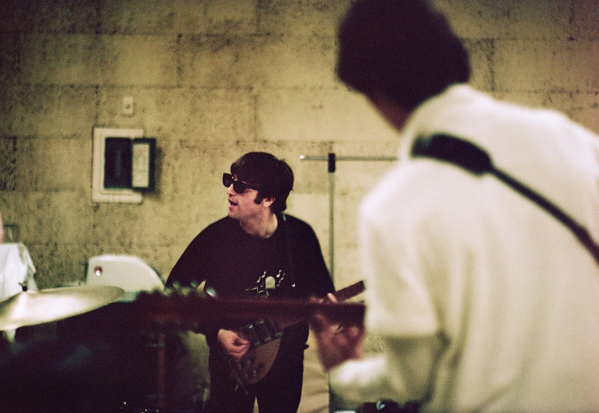 The Beatles репетируют перед выступлением на The Ed Sullivan Show. © Paul McCartney. Источник: https://www.theguardian.com