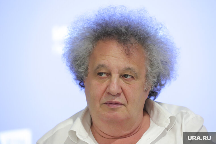    Евгений Горенбург заявил о том, что на фестивале будут только артисты из дружественных стран