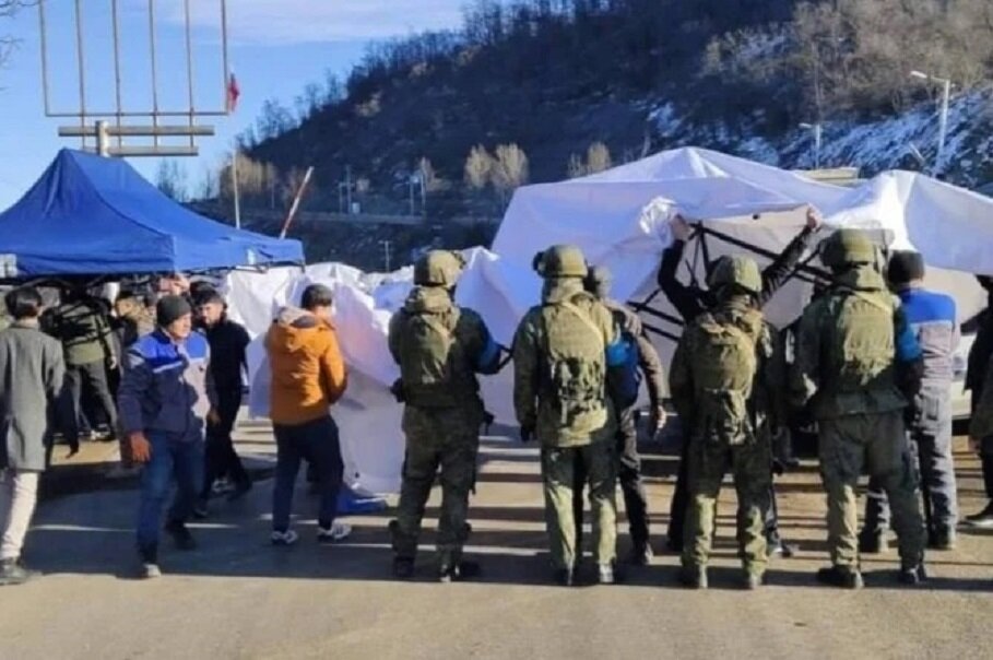 Азербайджанские лже-экологи, которые блокировали дорогу жизни Арцаха (Нагорного Карабаха)- Лачинский коридор. Фото из открытых источников сети Интернета. 