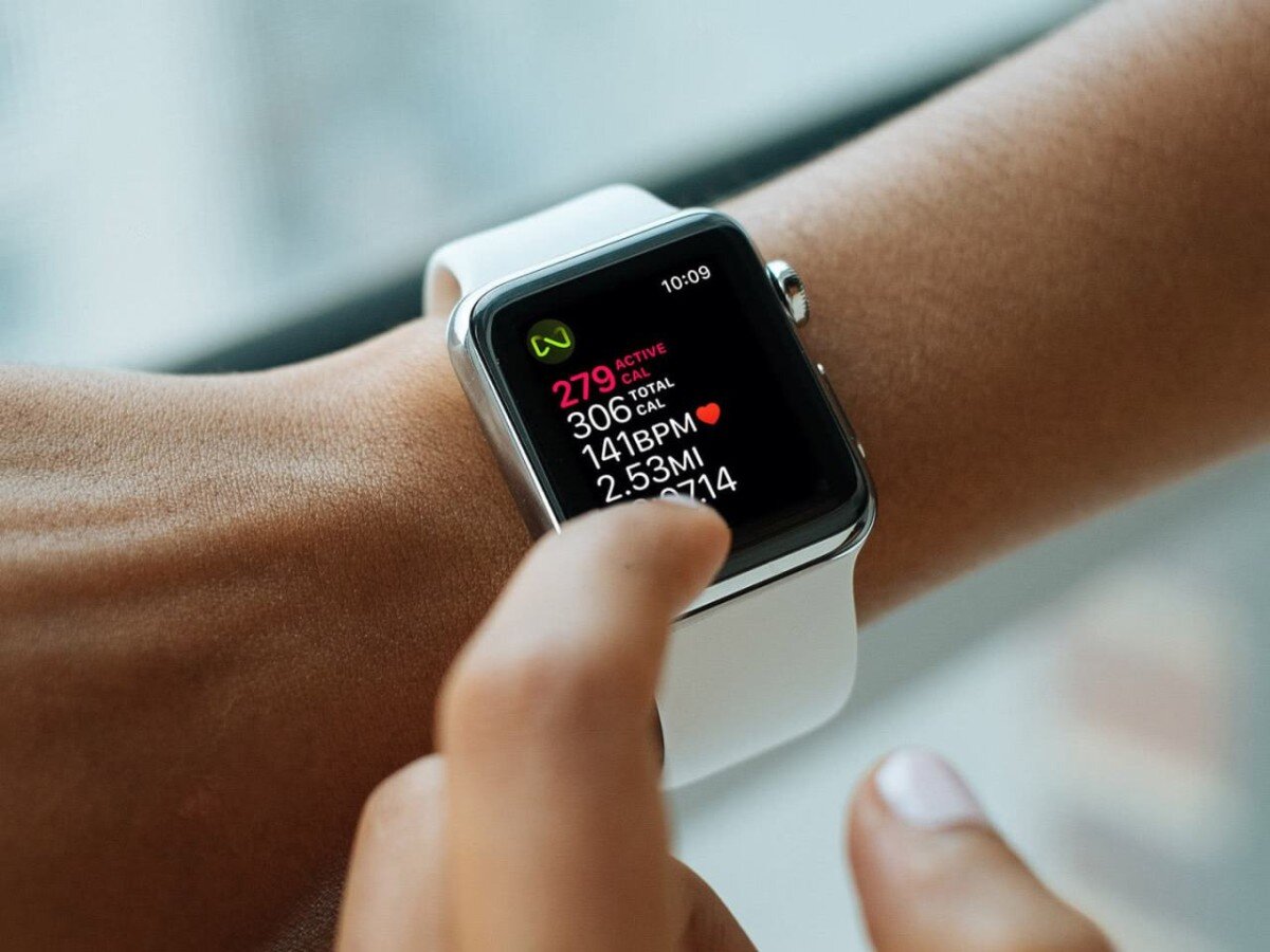    Apple Watch спасли девушку от смертельного исхода