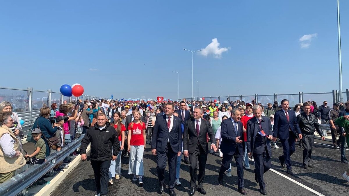     Губернатор Тюменской области Александр Моор дал старт запуску движения по путепроводу через железную дорогу «Москва-Владивосток».