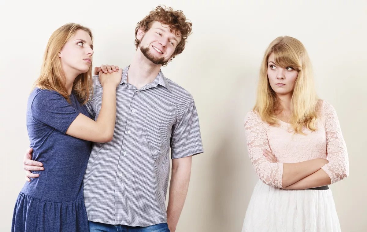 А годам к 35, когда вы совершенно одна, а симпатичных парней из вашего круга уже давно «разобрали», идеология меняется.