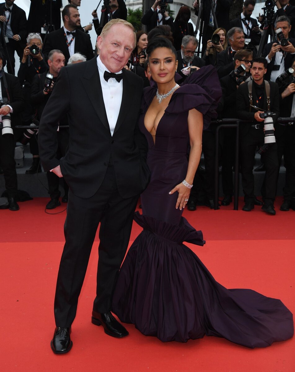    Франсуа-Анри Пино и Сальма Хайек связали себя узами брака в 2009 году: невесте было 42 года, а жениху — 46 летLegion media