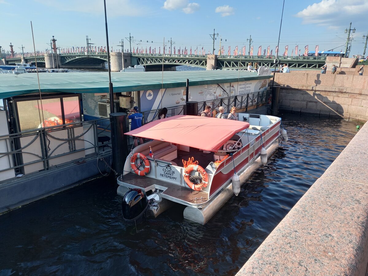 Как в Петербурге прокатиться по Неве всего за 100 рублей | Транспорт в ...