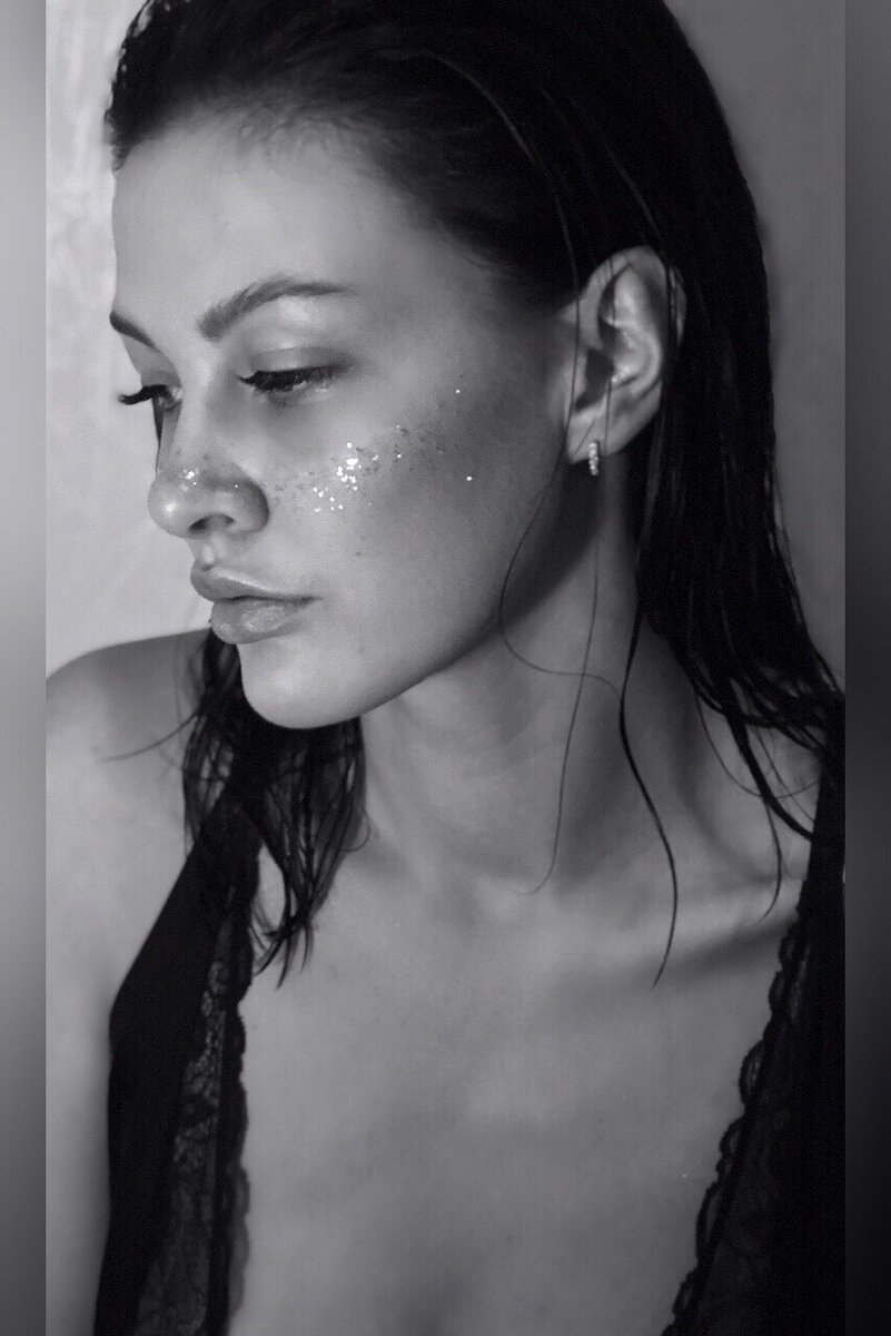 Люди вряд ли когда-нибудь поймут, каково это - быть на твоем месте, быть в твоей шкуре. Они вряд ли когда-нибудь поймут, почему ты сказал то, что сказал, почему ты сделал то, что сделал, почему ты простил кого-то или почему ты не простил кого-то другого. Это трудно понять.