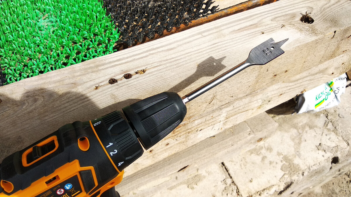 Шуруповерт дома – это почти аксиома. Он давно стал одним из обязательных инструментов, которые нужно держать дома просто так, чтобы были.-14