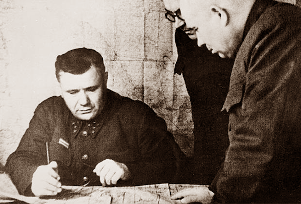 Почему красной армии удалось отстоять москву. Командующий Сталинградским фронтом в 1942. Еременко командующий Сталинградским фронтом.