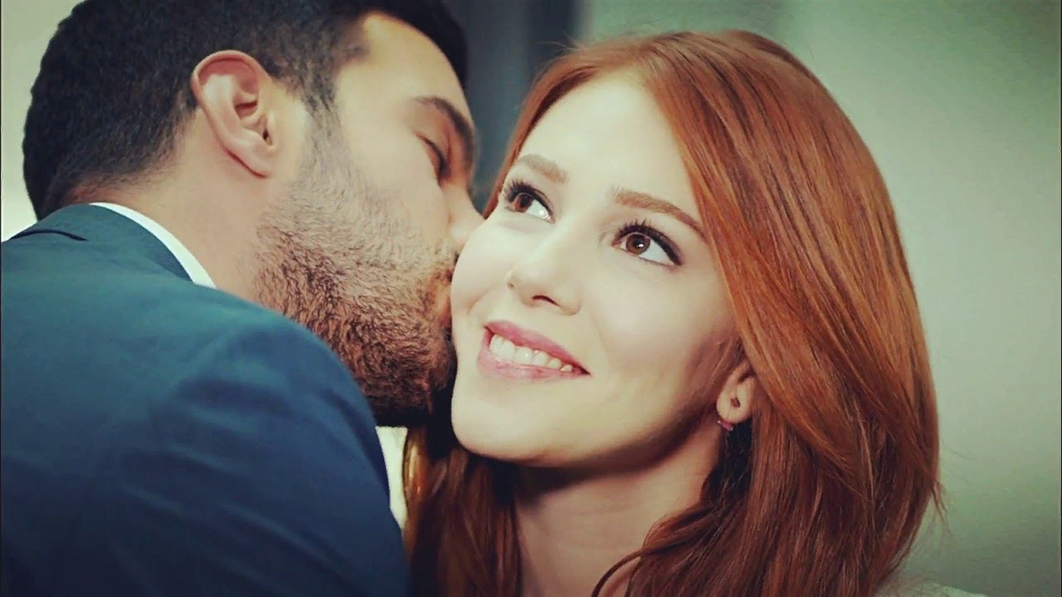 Наравно, љубитељи турских романтичних комедија које се приказују током лета не остављају без надзора глумце који играју лети.-9