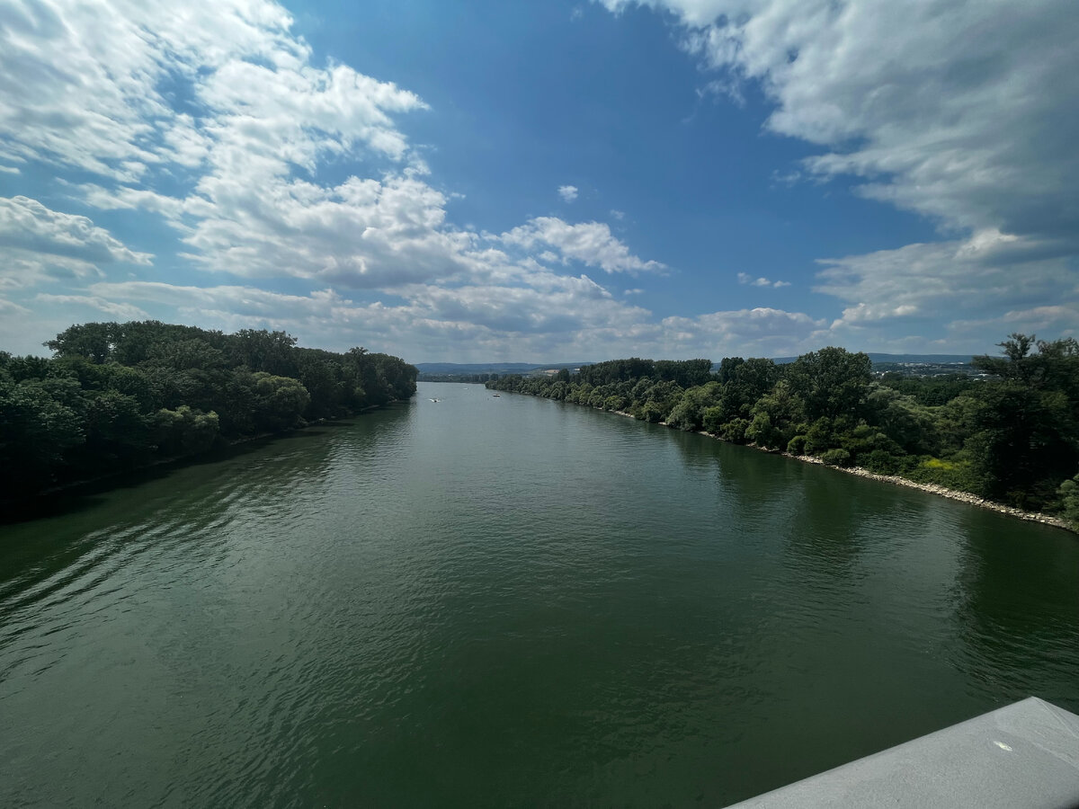 Видите границу? А она есть...