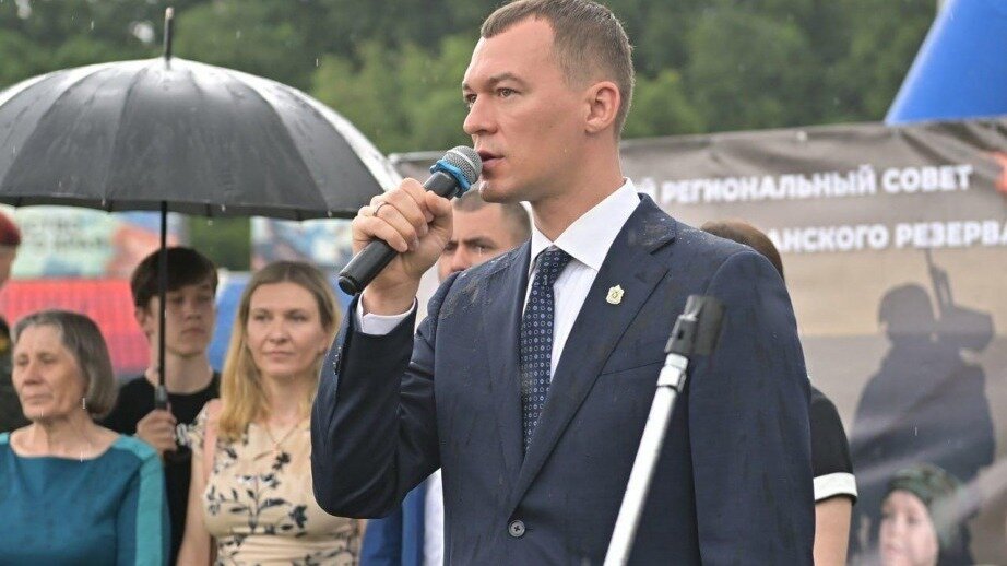     Губернатор Михаил Дегтярев дал старт турниру, посвященному памяти Героя России Концова Максима и кавалера ордена мужества Зуйкова Сергея