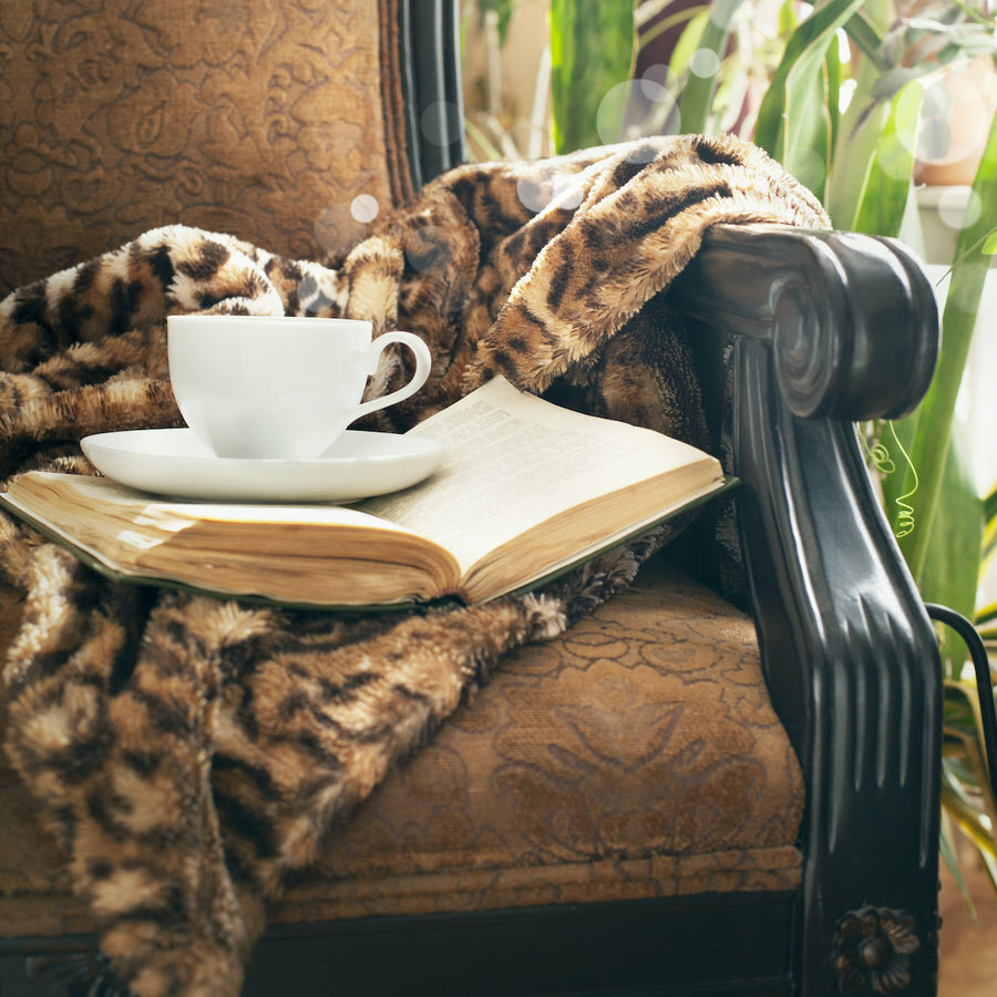 Источник:https://pro-dachnikov.com/dom/77442-kreslo-kachalka-i-pled-48-foto.html