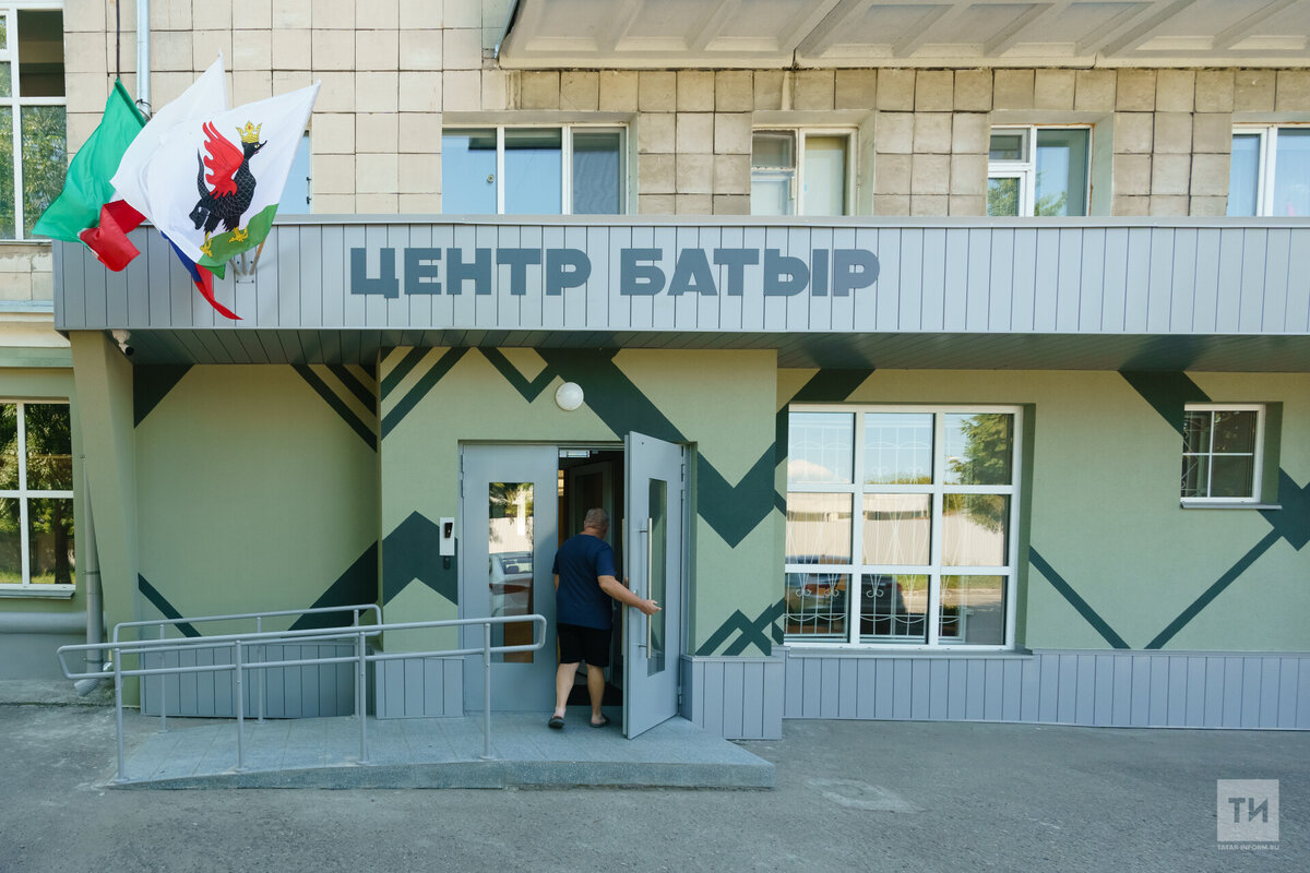 Первый в Татарстане центр оформления на военную службу по контракту «Батыр» открылся сегодня в Казани. Фото: © Салават Камалетдинов / «Татар-информ»