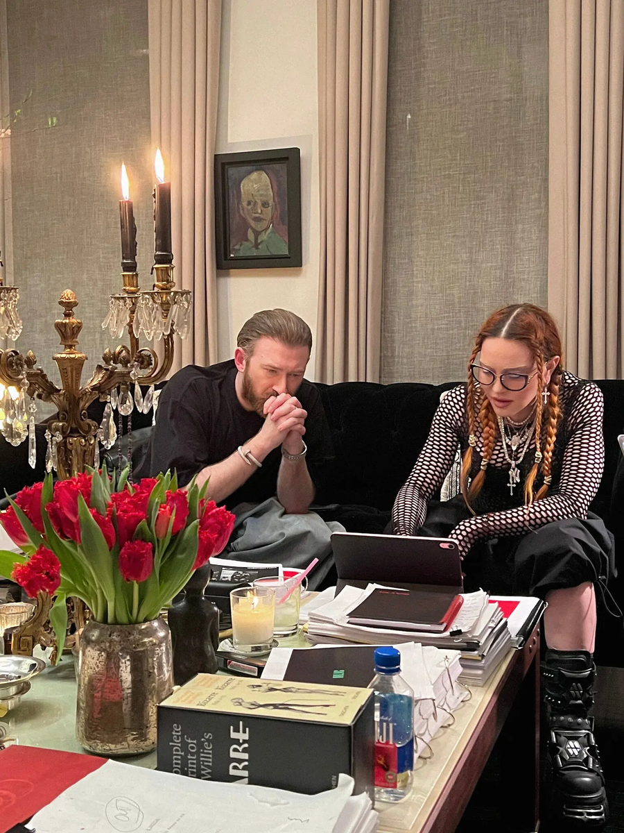    Гурам Гвасалия из Vetements создал костюмы для тура Мадонны (фото 1)