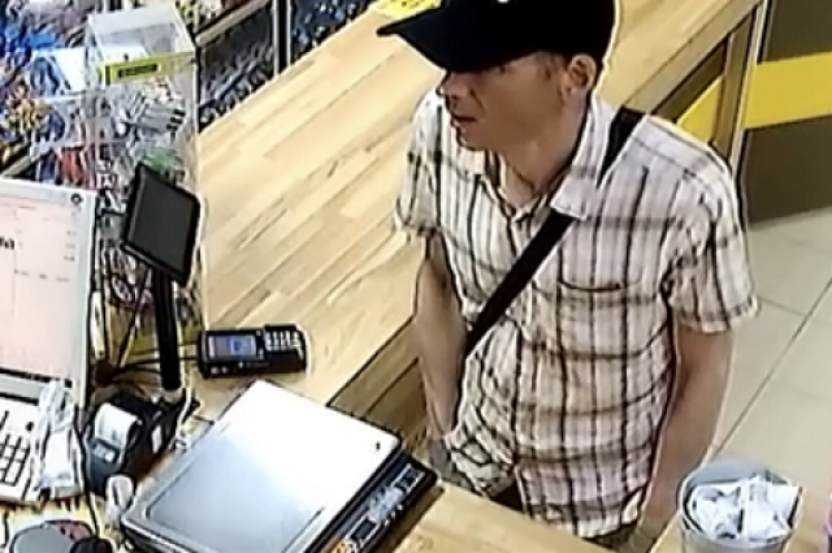    Полиция Тольятти ищет вора, укравшего 4 тыс. рублей и 262 пачек сигарет