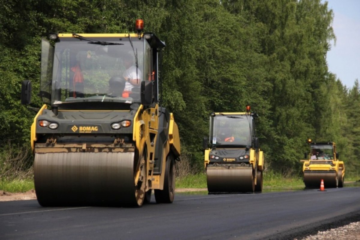    В Печорском районе ремонтируют автодорогу «Граница с Эстонией – Изборск»