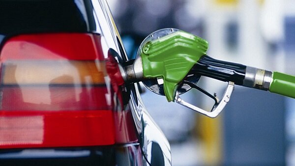 Прямая перегонка (прямогон) нефти. На выходе получается бензин с октаном около 50 единиц, который впоследствии поднимается в лаборатории до нужного уровня путем добавления присадок. В промышленности такой способ не используется.