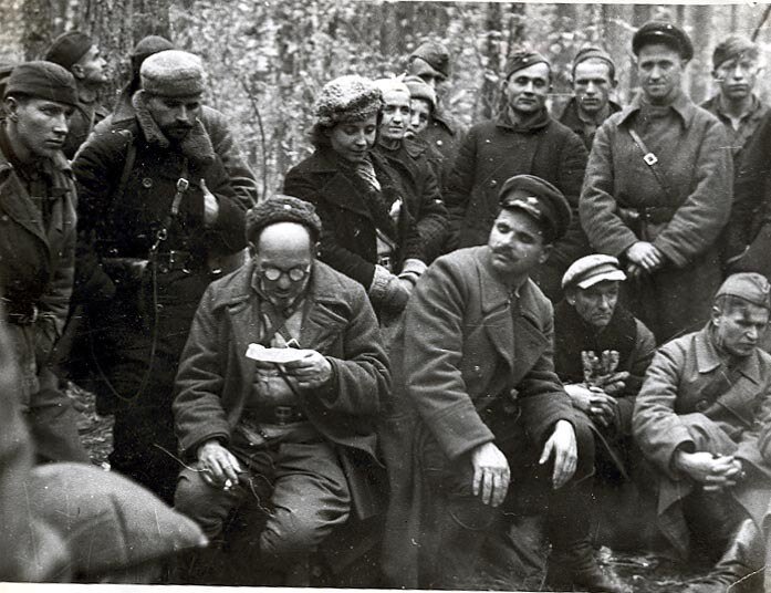 Гарнизоне партизан. Карпатский рейд Ковпака. Партизанский отряд Ковпака. Партизанский отряд в Приднестровье 1943. Карпенко Федор Партизан Ковпака.