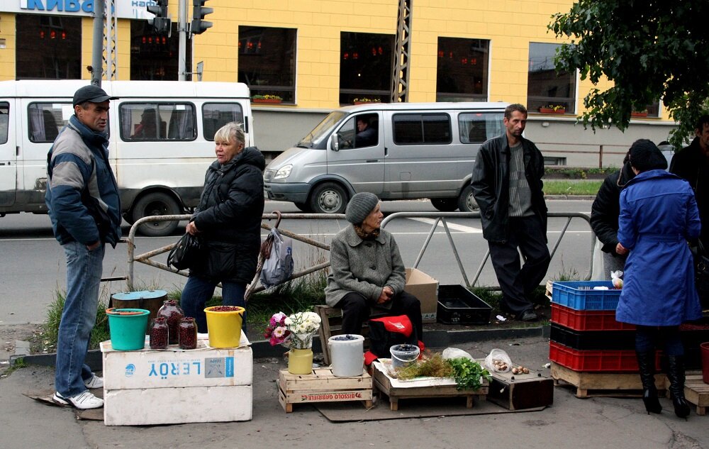 Фото рынка на Антикайнена старое – конец сентября 2010 года. С тех пор мало что изменилось