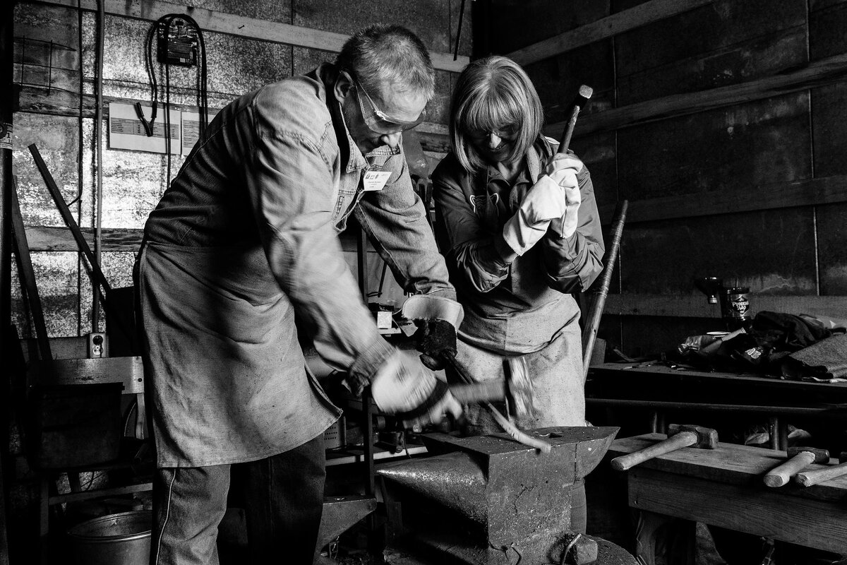 Три кузнеца. Памятник три кузнеца в хельсинки. Модель кузнеца. Памятник кузнецам в хельсинки. Площадь трех кузнецов хельсинки.