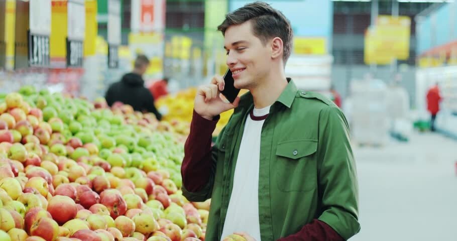 Постоянно отвлекаясь в магазине от главной цели - покупки, рискуете накупить много ненужного. Оно вам надо?