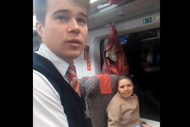 Фотографии взяты из открытых источников  https://memepedia.ru/video-genialnyj-provodnik-rzhd-prodaet-suveniry-v-vagone/