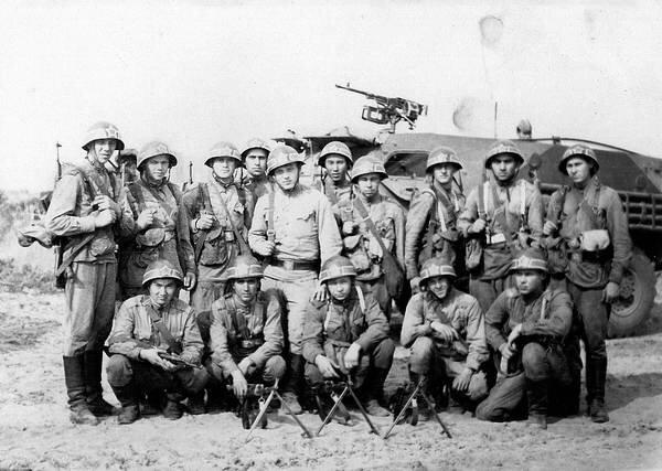 гвардейцы 9-й роты в Чехословакии, 1968 год. Фото Владимира Вшивкова.