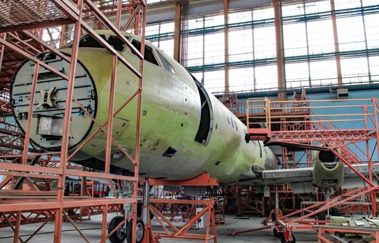Сборка Ил-114-300 на заводе в Луховицах