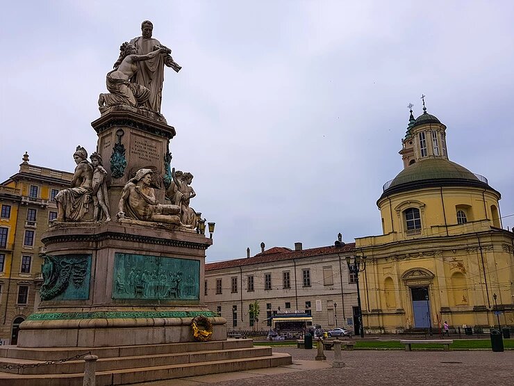 Monumento a Camillo Benso