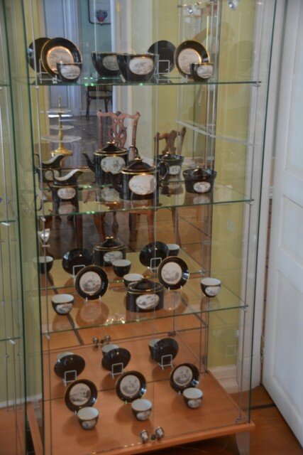 Уникальный английский фарфоровый сервиз, который имеет 300-летнюю историю.

