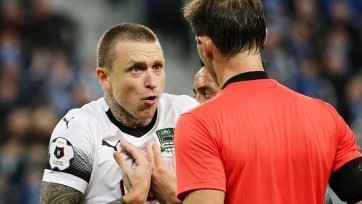 Фото: fckrasnodar.ru30-летний футболист назвал судебное решение позорным. В суде Мамаев, а также братья Кокорины и их общий друг Александр Протасовицкий выступали по видеосвязи из московского СИЗО-2 «Бутырка».
