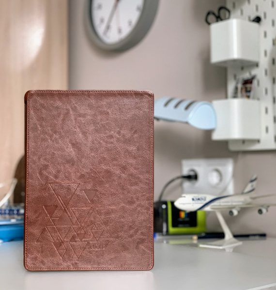 Большой ридер для настоящих книголюбов. Обзор ONYX BOOX Euclid
