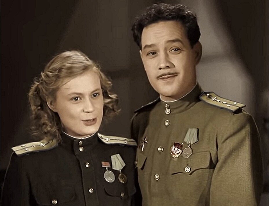 Кадр из фильма «Небесный тихоход», 1945 г.