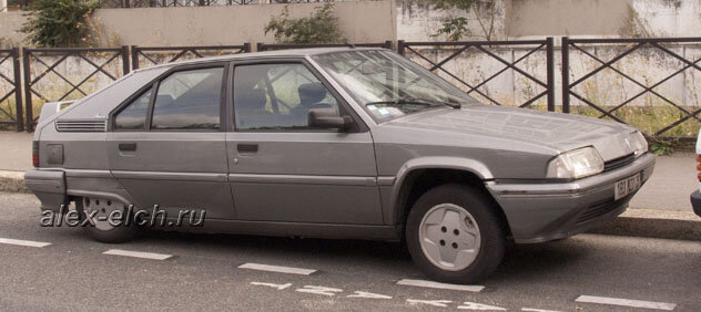 На моем фото:  присевший на задние лапы Citroen BX в Париже