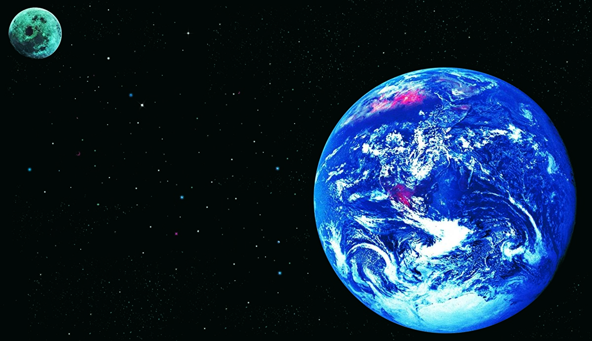     По прогнозам ученых, об  будущем нашей Земли  будут  определяться рядом факторов: увеличением светимости Солнца, потерей тепловой энергии ядра Земли, возмущениями со стороны других тел Солнечной системы, тектоникой плит и биохимией на поверхности. Согласно теории Миланковича, планета будет по-прежнему подвергаться циклам оледенения вследствие изменения эксцентриситета орбиты Земли, наклона оси вращения и прецессии оси. В результате продолжающегося суперконтинентального цикла тектоника плит, вероятно, приведёт к образованию суперконтинента через 250—350 млн лет, а в течение следующих 1,5—4,5 миллиардов лет наклон оси Земли может начать испытывать хаотические изменения с отклонением вплоть до 90 градусов. Этим прогнозам можно верит, но смущает времение показатели, как в причте "Либо падишах помрет, либо ишак сдохнет".