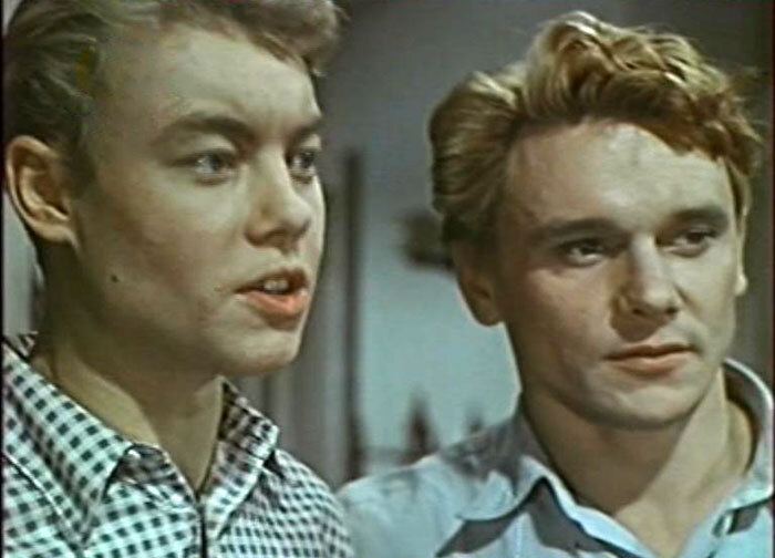 Валентин Грачёв и Георгий Юматов в фильме «Первая любовь»