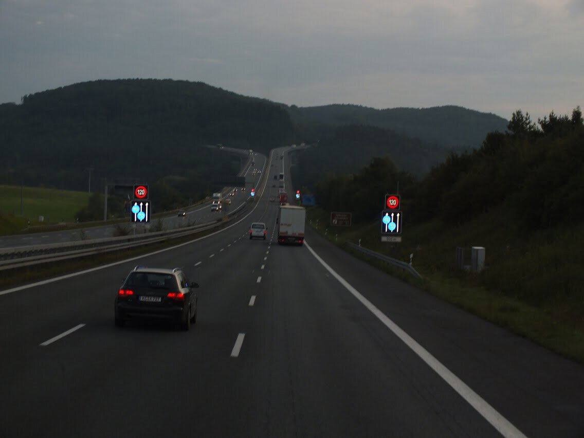Автобан А9 в Германии. Недалеко от Нюрберга. 