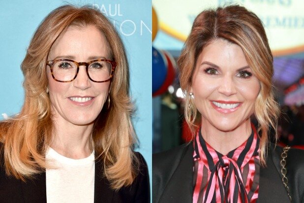 Фелисити Хаффман (Felicity Huffman) и Лори Лафлин (Lori Loughlin).Фото www.thewrap.com