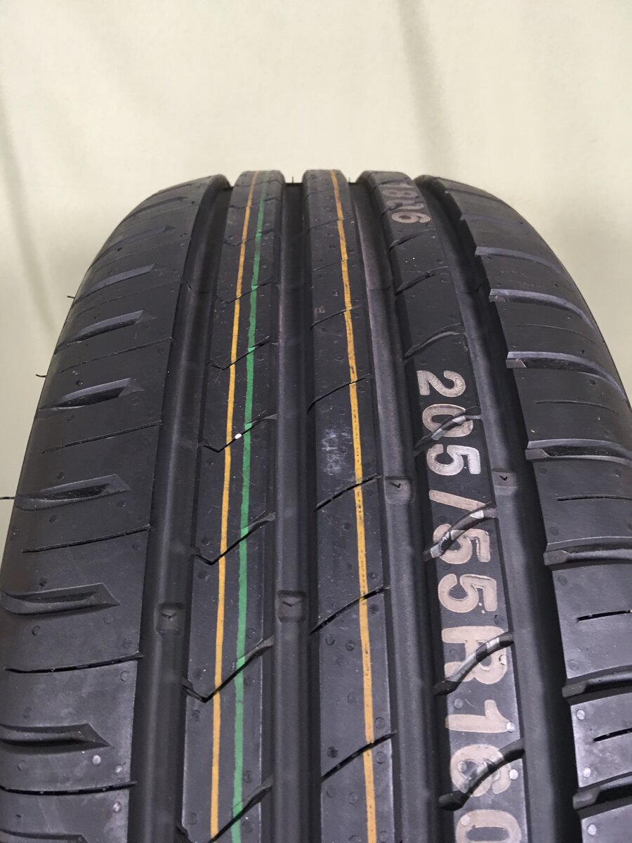 Kumho EcstaSolus HS51