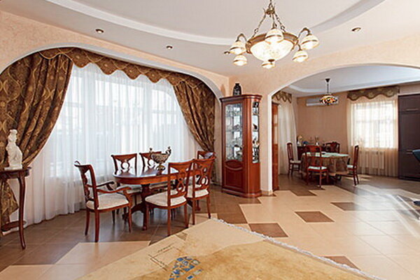 Знаменитый певец Шура показал свой шикарный дом