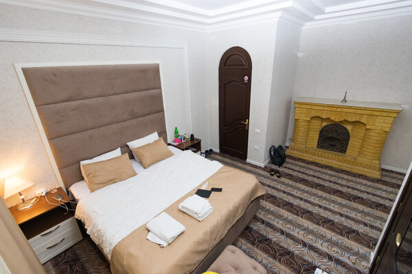 Гостиница 3 звезды за 1600 рублей и за 3100 рублей в сутки. В чем разница?