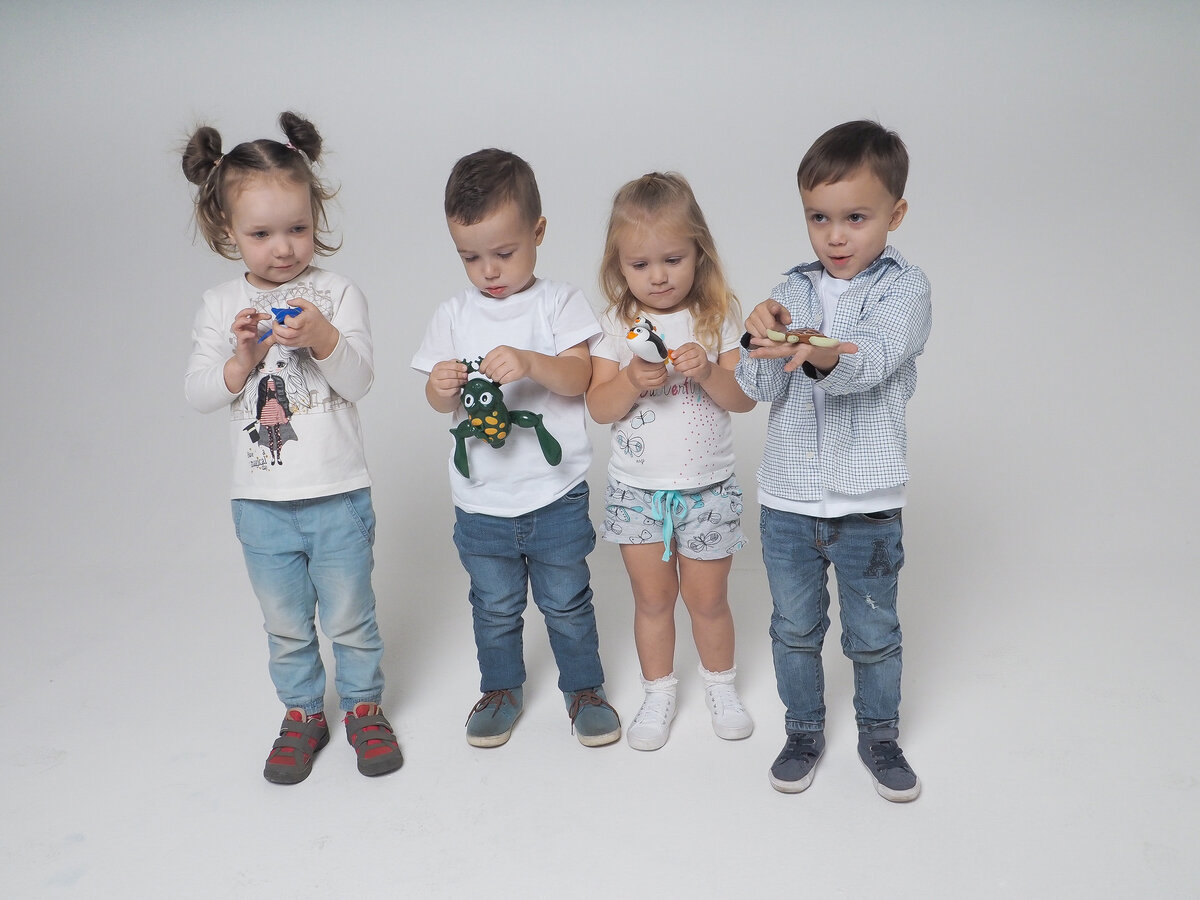 Кадр с фотосессии BertToys . Лягушонок Шустрик, пингвиненок Мими, дельфин Флипи и черепашка Тиша. Игрушки для купания.