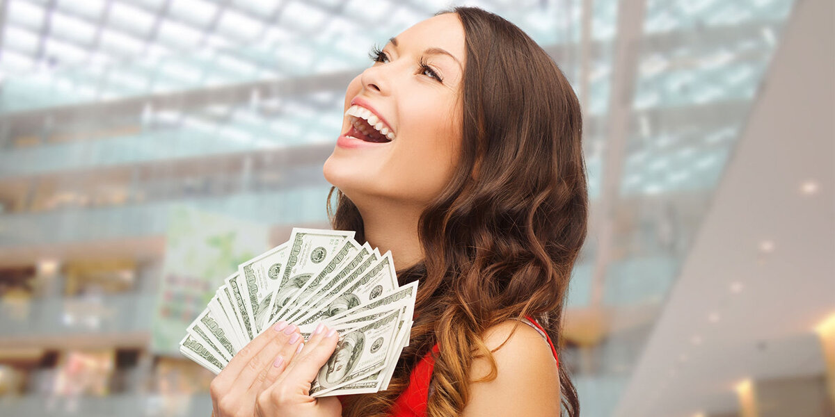 Девушка и деньги Источник: Интернет
