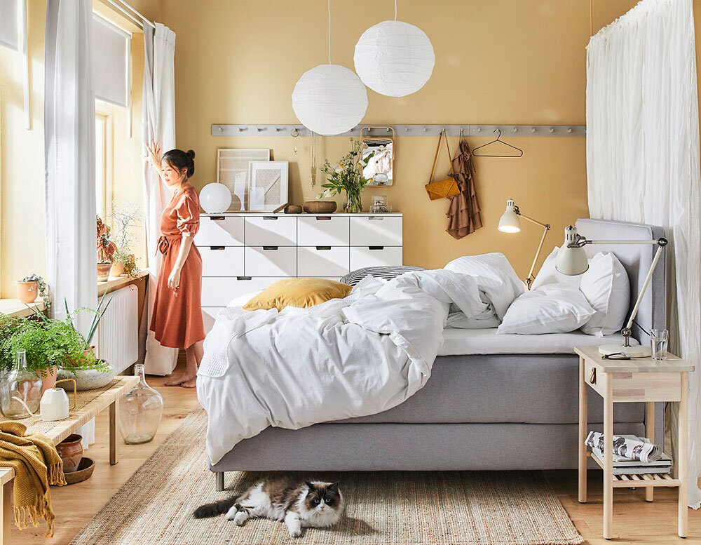 Икеа каталог спален. Икеа мебель для спальни Скандинавский стиль. Ikea catalogue спальня. Спальня в стиле икеа. Спальня икеа в интерьере.