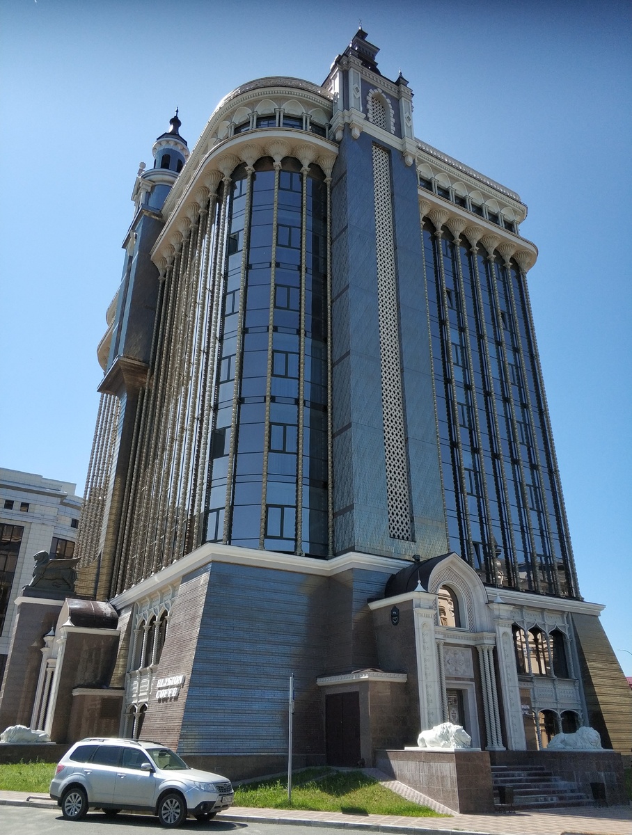 Назначение этого здания мы так и не поняли, но выглядит отлично!