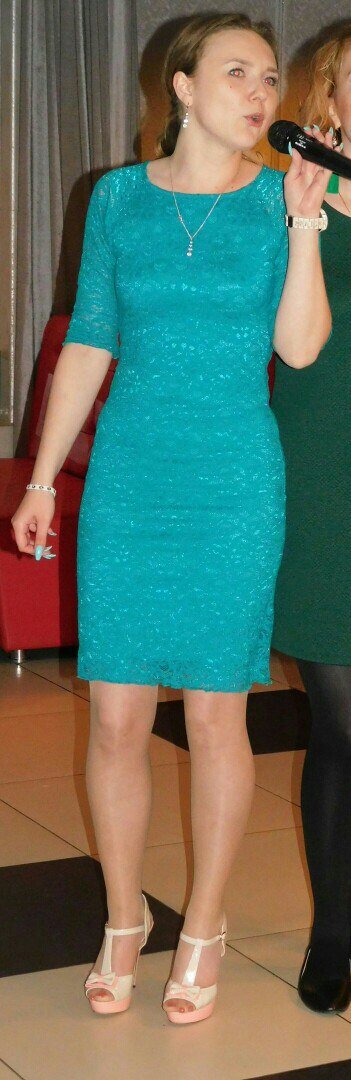 На своем 25 дне рождении в любимом платье!