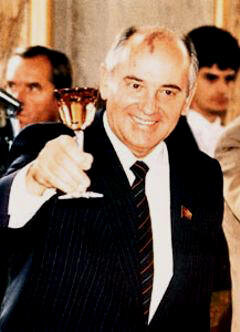 "Нечего спаивать народ! Три дня на проработку!" - слова генсека.