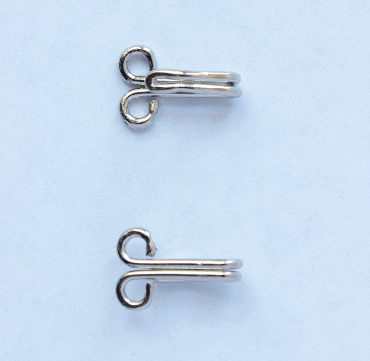 Крючок пришивной для одежды