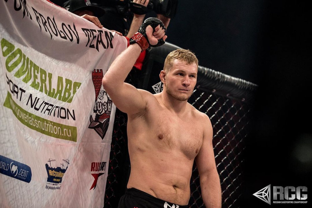 Артём Фролов