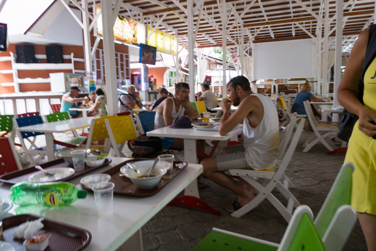 Зал столовой.